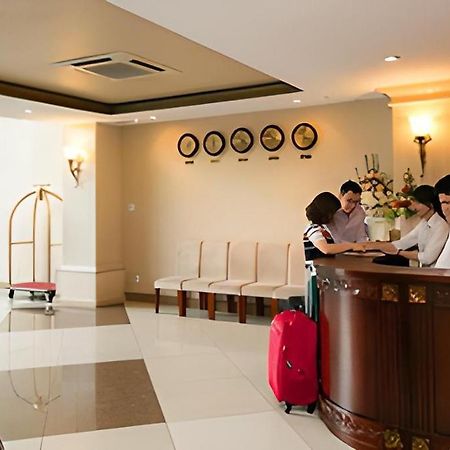 White Lion Hotel مدينة هوشي منه المظهر الخارجي الصورة