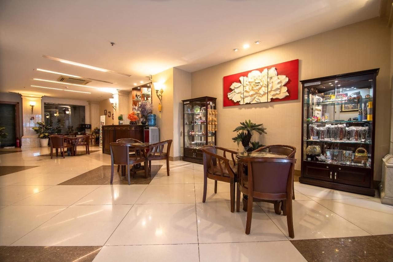White Lion Hotel مدينة هوشي منه المظهر الخارجي الصورة