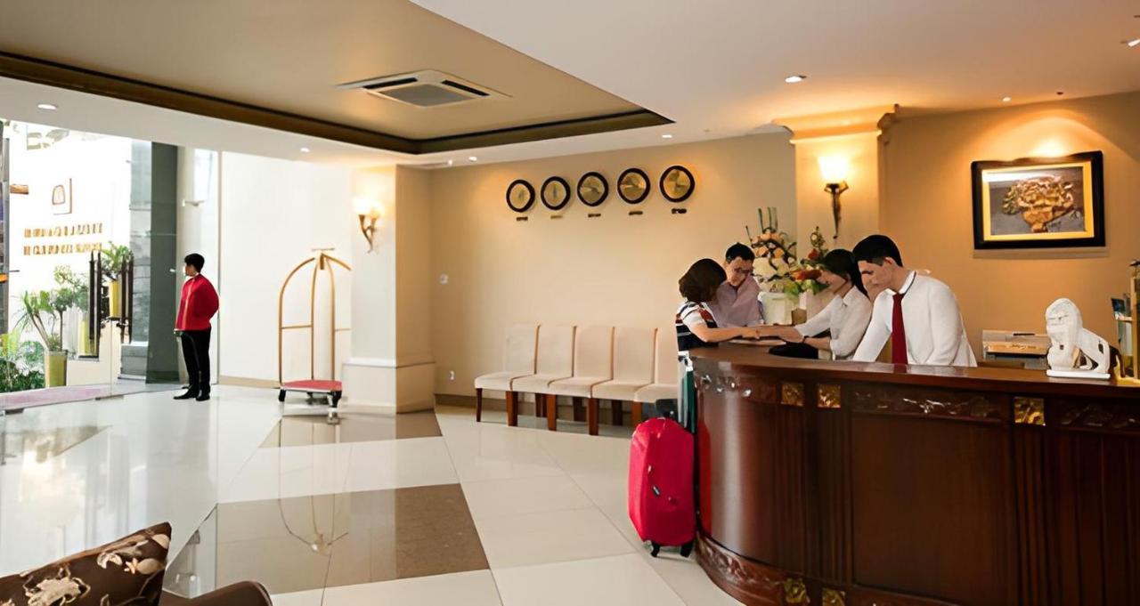 White Lion Hotel مدينة هوشي منه المظهر الخارجي الصورة