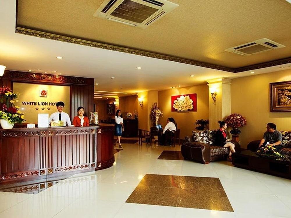 White Lion Hotel مدينة هوشي منه المظهر الخارجي الصورة