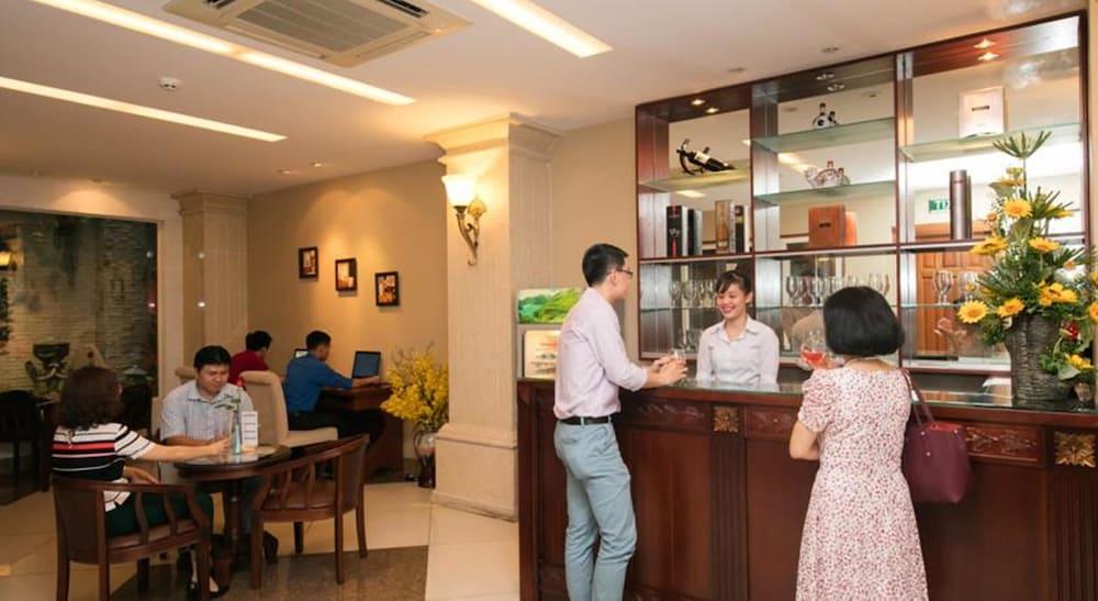 White Lion Hotel مدينة هوشي منه المظهر الخارجي الصورة