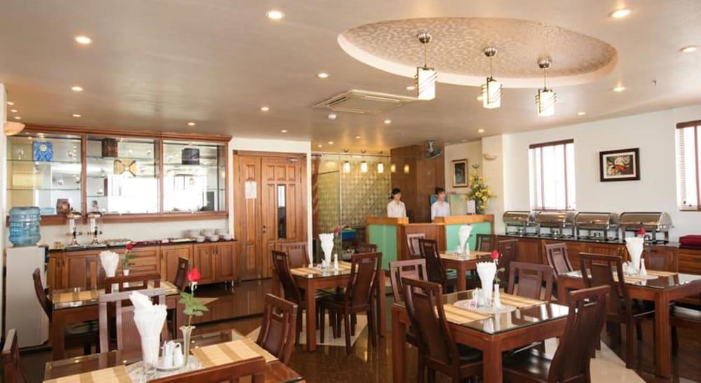 White Lion Hotel مدينة هوشي منه المظهر الخارجي الصورة