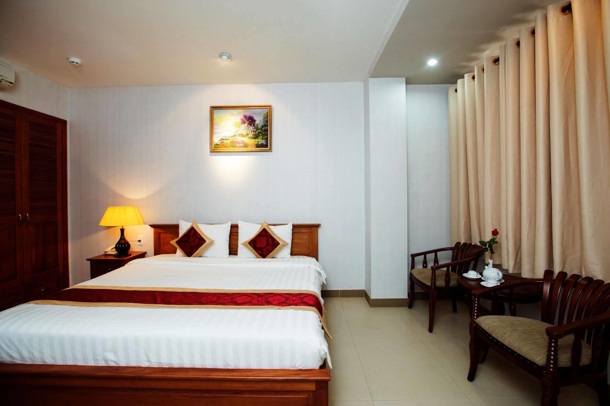 White Lion Hotel مدينة هوشي منه المظهر الخارجي الصورة