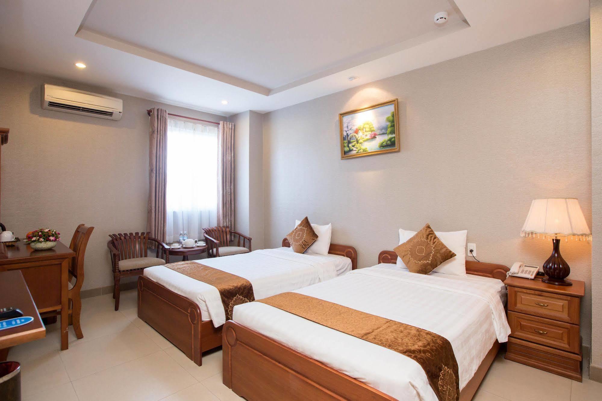 White Lion Hotel مدينة هوشي منه المظهر الخارجي الصورة