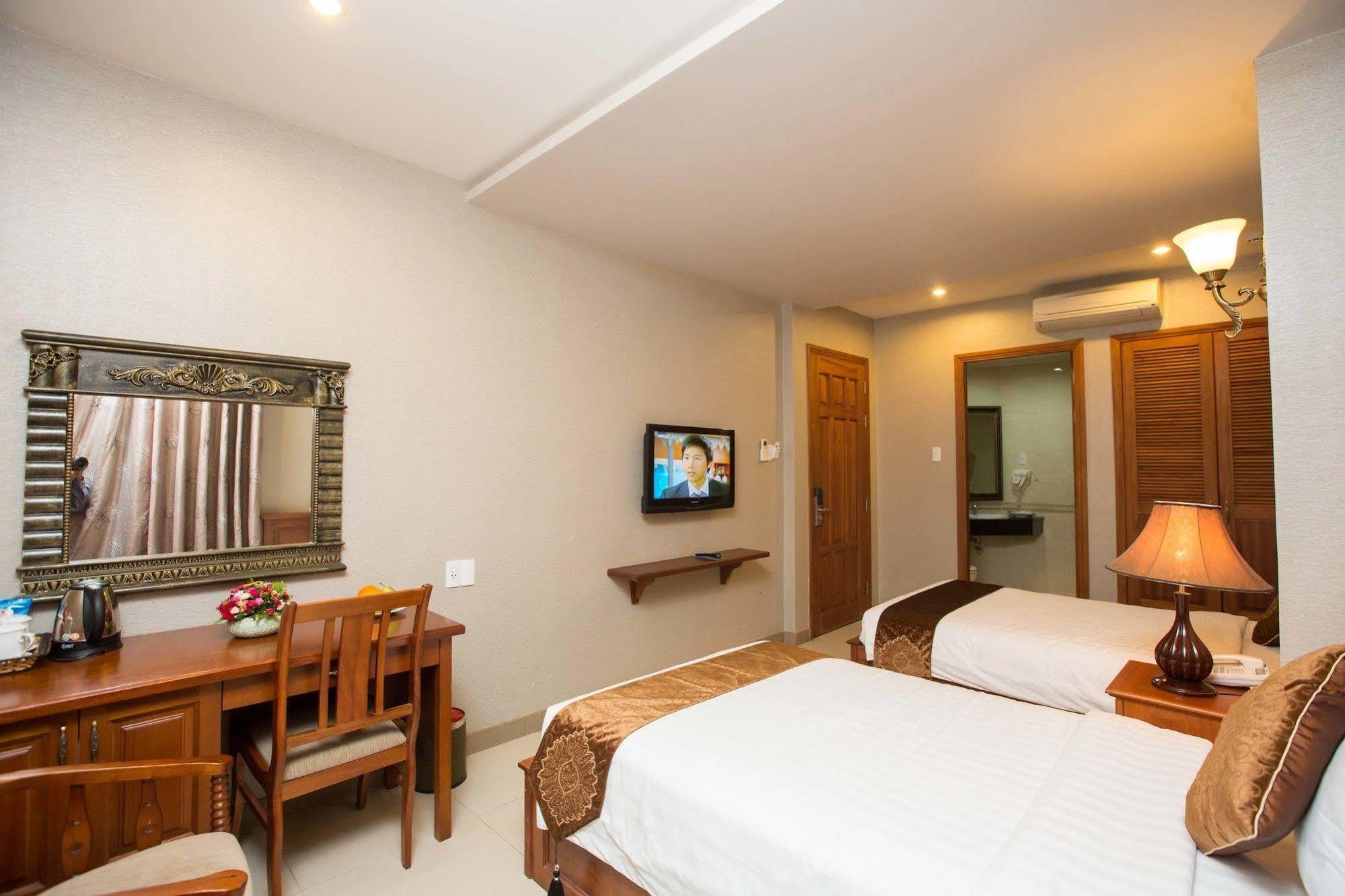 White Lion Hotel مدينة هوشي منه المظهر الخارجي الصورة